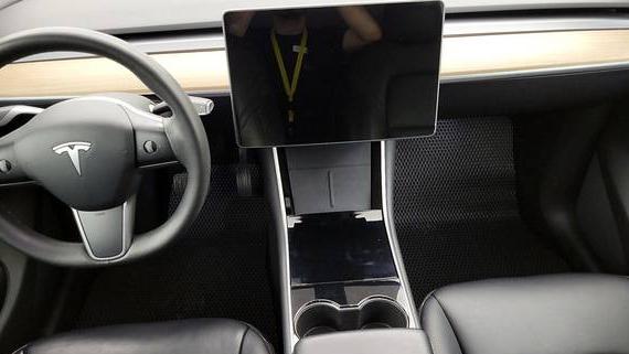TESLA MODEL Y 2021 5YJYGDEE4MF083725 image